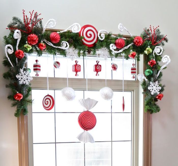 How to decorate your window for xmas