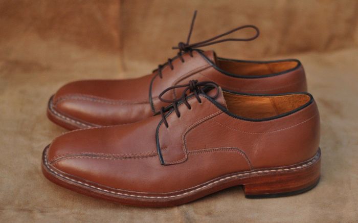 Mens leather bottom dress shoes